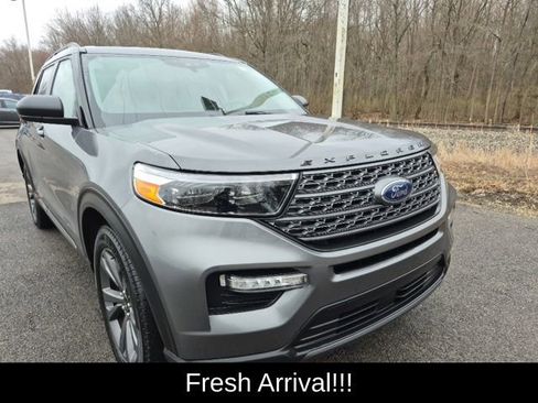 Used 2021 Ford Explorer XLT w/ Equipment Group 202A image 8