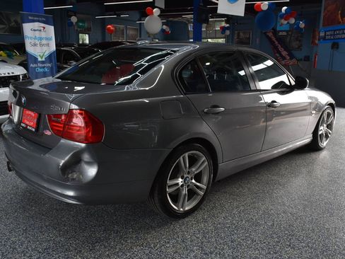 Used 2011 BMW 328i xDrive Sedan AWD/4WD image 3