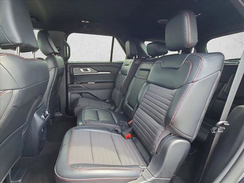 Used 2025 Ford Explorer ST-Line w/ ST-Line Street Pack AWD/4WD image 17