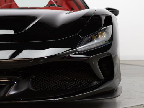 Certified 2021 Ferrari F8 Tributo image 27