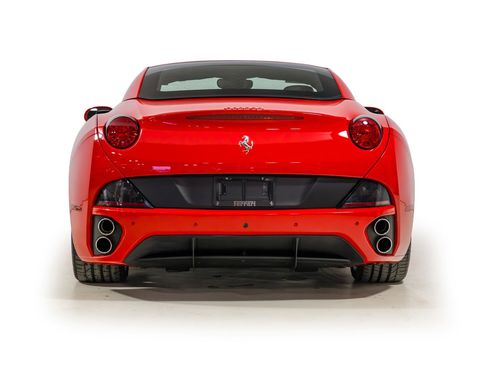 Used 2013 Ferrari California image 13