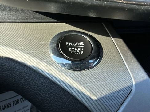 Used 2022 Ford Explorer XLT w/ Equipment Group 202A image 19