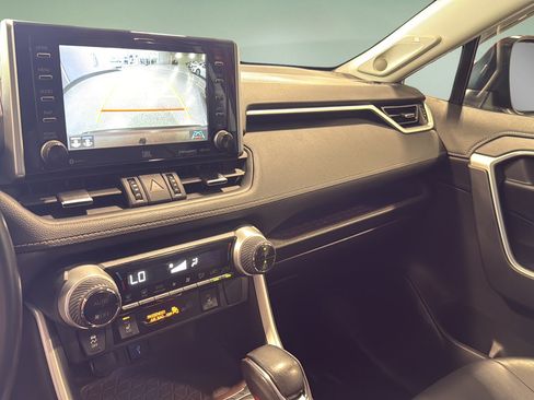 Used 2020 Toyota RAV4 Limited w/ Carpet Mat Package AWD/4WD image 34