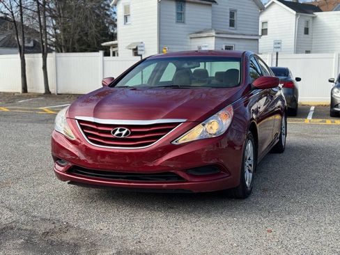 Used 2012 Hyundai Sonata GLS FWD image 2