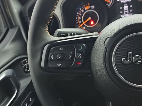 Used 2024 Jeep Wrangler Willys image 17