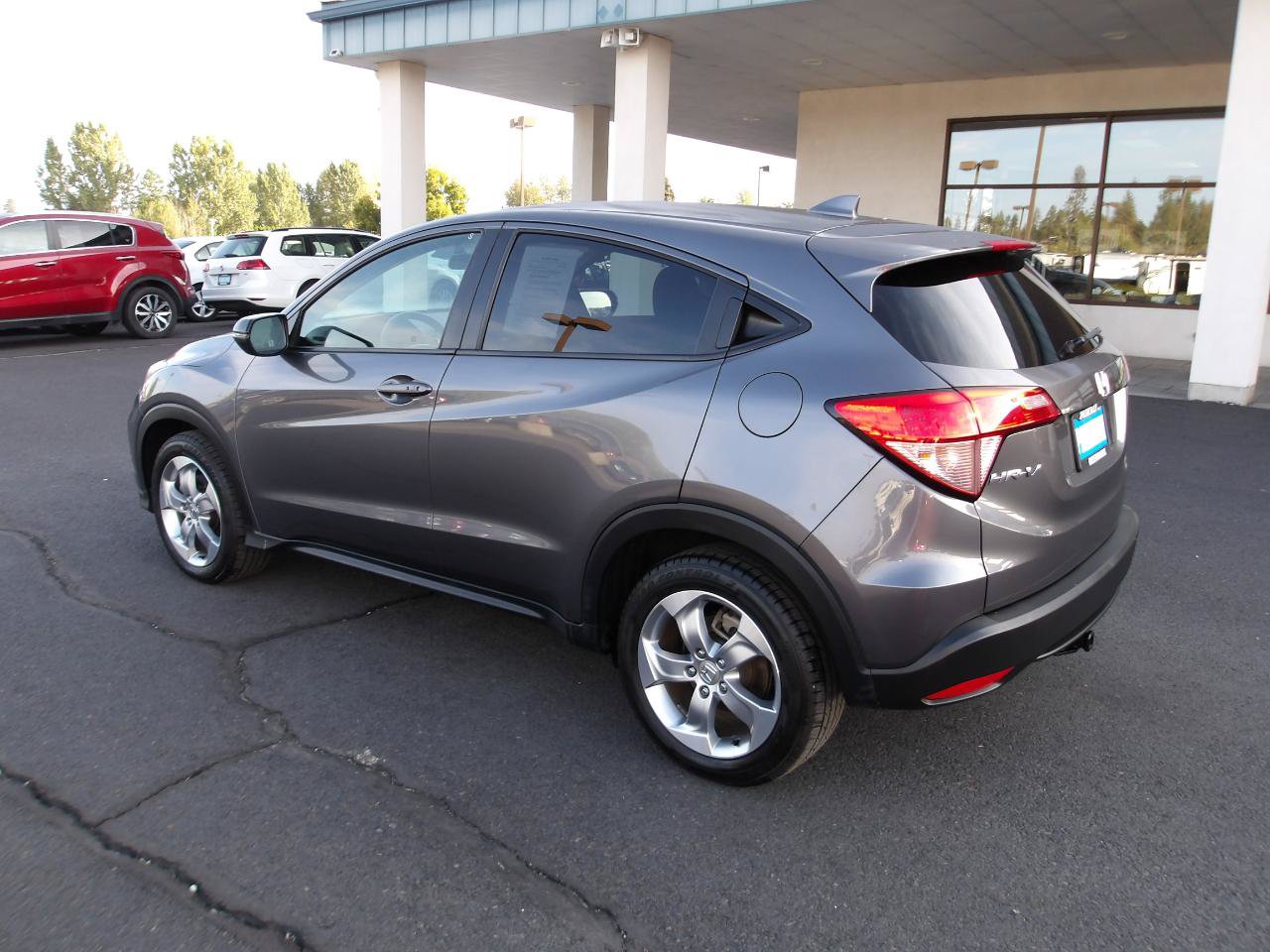 Used 2017 Honda HR-V EX image 3
