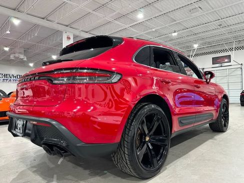 Used 2023 Porsche Macan AWD/4WD image 3