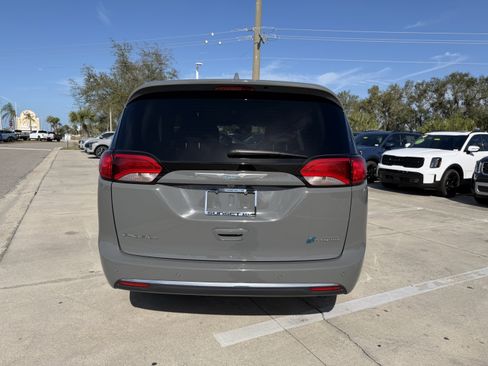 Used 2020 Chrysler Pacifica Limited w/ Advanced Safetytec Group image 5