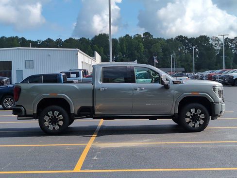 New 2026 GMC Sierra 2500 Denali w/ Denali Reserve Package AWD/4WD image 8
