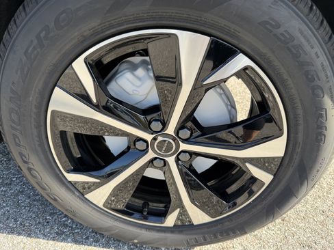 New 2026 Volvo XC60 B5 Core w/ Protection Package image 30