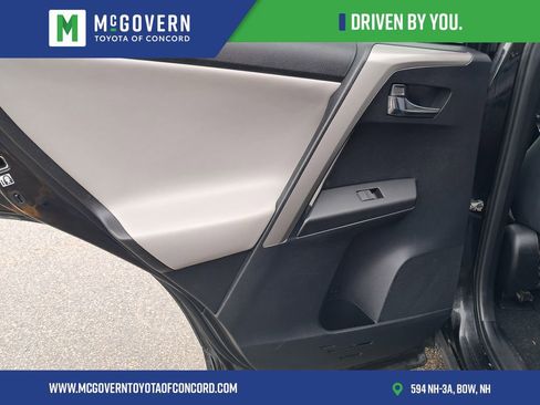 Used 2018 Toyota RAV4 XLE AWD/4WD image 17