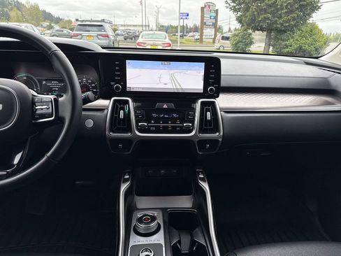 Certified 2022 Kia Sorento S FWD image 28