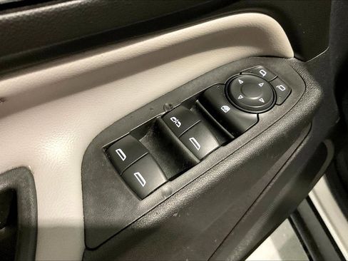 Used 2022 Chevrolet Equinox LT AWD/4WD image 35