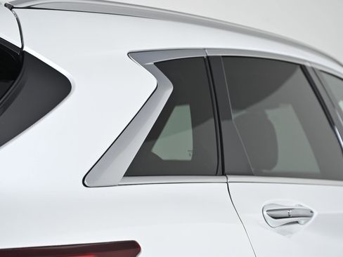 Used 2024 INFINITI QX50 Luxe image 9