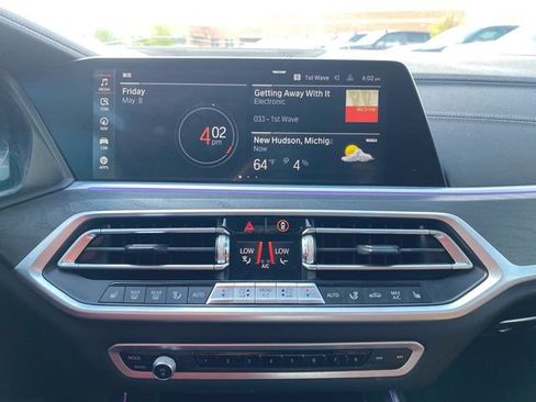 Used 2022 BMW X7 xDrive40i w/ Premium Package AWD/4WD image 13