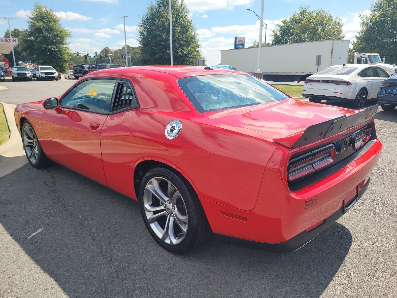 Used 2022 Dodge Challenger R/T RWD image 5