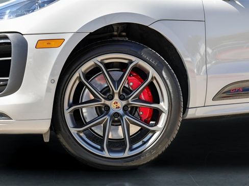 Used 2022 Porsche Macan GTS image 4
