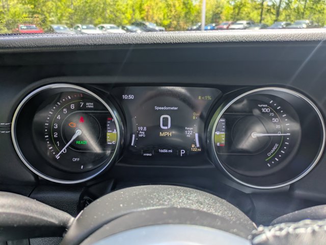 Used 2023 Jeep Wrangler Unlimited Sahara w/ Cold Weather Group AWD/4WD image 23