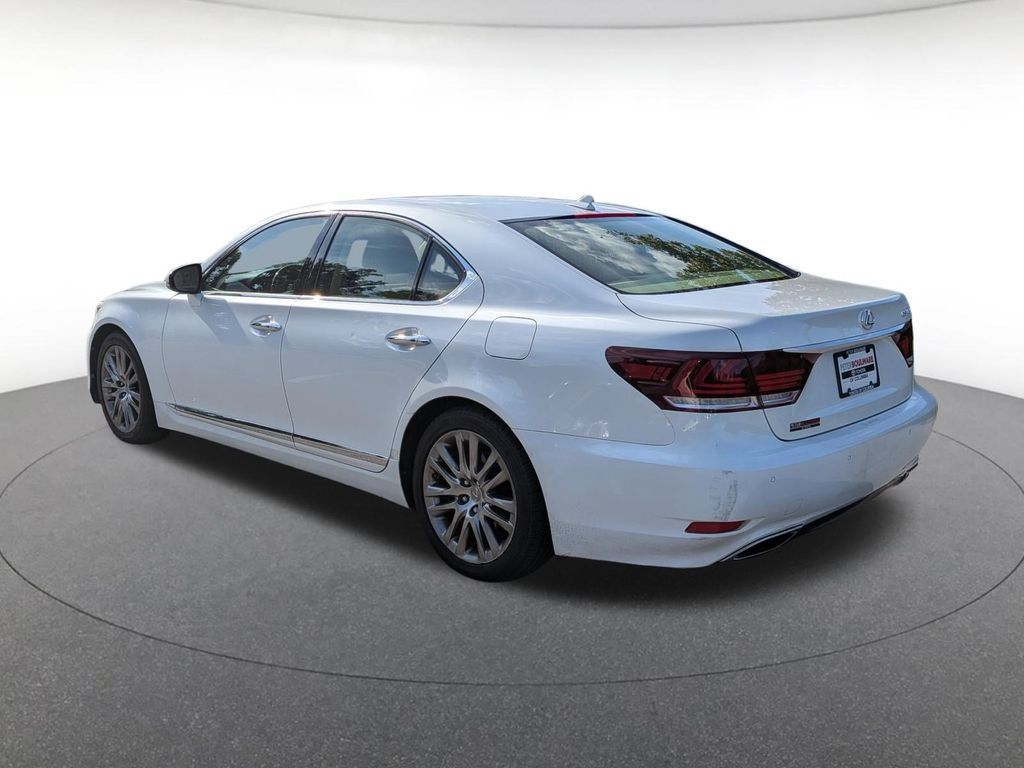 Used 2013 Lexus LS 460 w/ Comfort Pkg RWD image 3