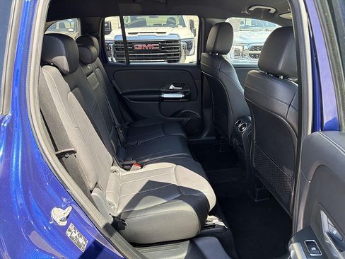 Used 2021 Mercedes-Benz GLB 250 4MATIC w/ Premium Package image 25