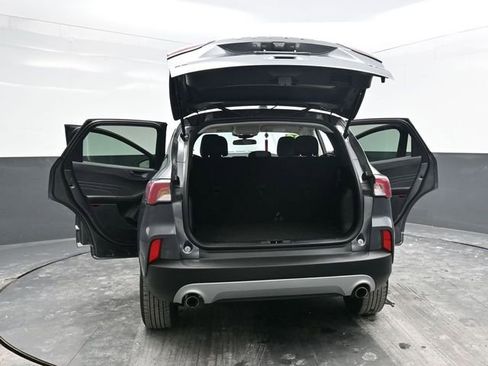 Used 2022 Ford Escape SE image 39