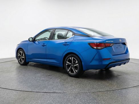 Used 2025 Nissan Sentra SV image 6
