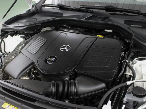 Used 2025 Mercedes-Benz GLC 300 image 40