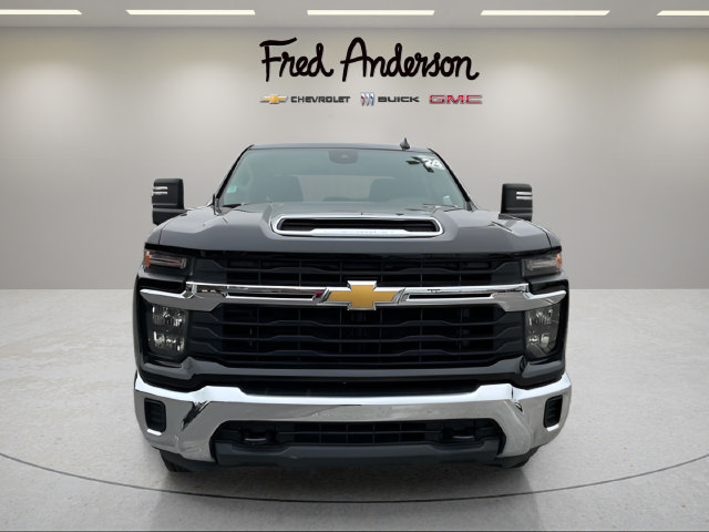 Used 2024 Chevrolet Silverado 2500 LT AWD/4WD image 2