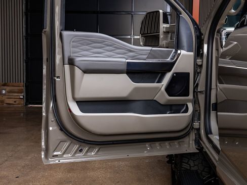 Used 2026 Ford F350 Platinum image 35