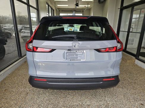 Used 2023 Honda CR-V LX image 3