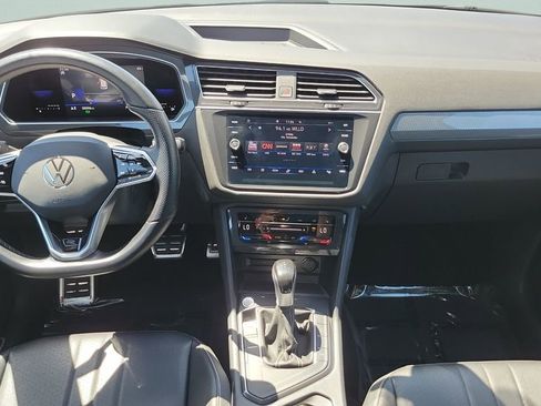 Used 2023 Volkswagen Tiguan SE R-Line image 10