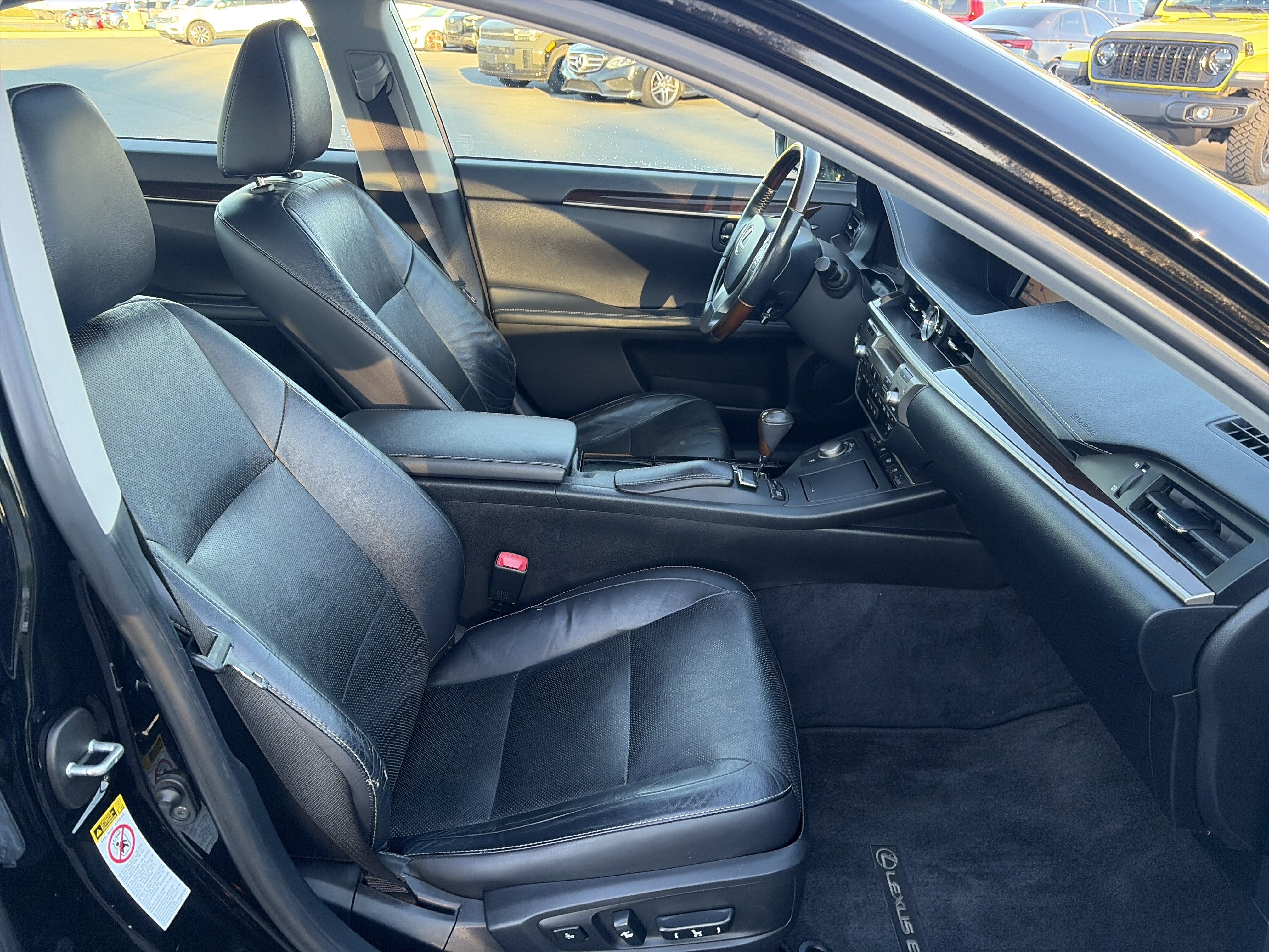 Used 2014 Lexus ES 350 w/ Luxury Package FWD image 25
