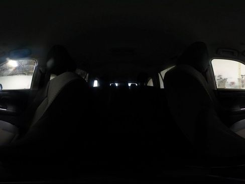 Used 2025 Toyota Highlander LE image 43