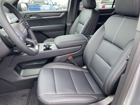 Used 2026 GMC Acadia Elevation w/ Elevation Premium Package AWD/4WD image 14