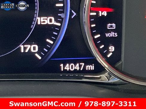 Used 2023 GMC Acadia Denali w/ Denali Technology Package image 12