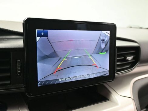 Certified 2023 Ford Explorer XLT RWD image 14