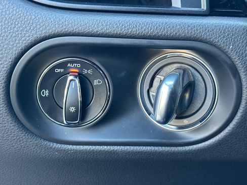 Certified 2025 Porsche Macan image 29