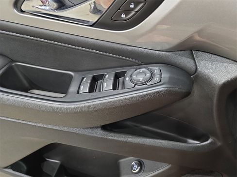 Used 2024 Chevrolet Traverse LT image 29
