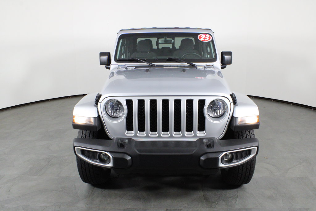 Used 2023 Jeep Gladiator Overland AWD/4WD image 12