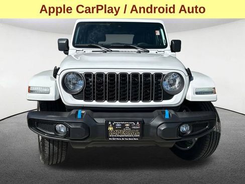 Used 2024 Jeep Wrangler Unlimited w/ Convenience Group AWD/4WD image 4