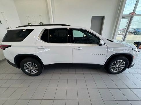 Used 2023 Chevrolet Traverse LT image 40