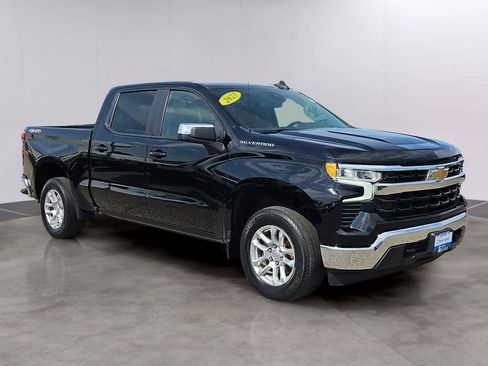 Used 2023 Chevrolet Silverado 1500 LT AWD/4WD image 3