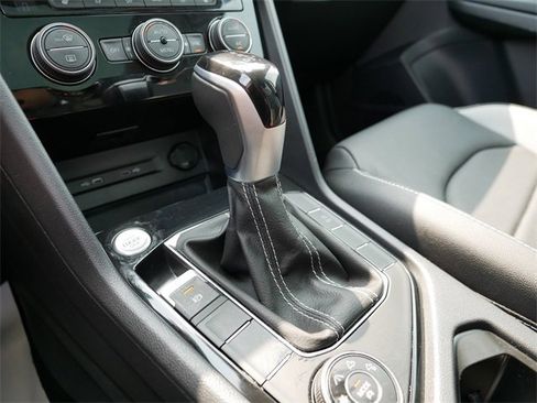 Certified 2024 Volkswagen Taos SEL image 32