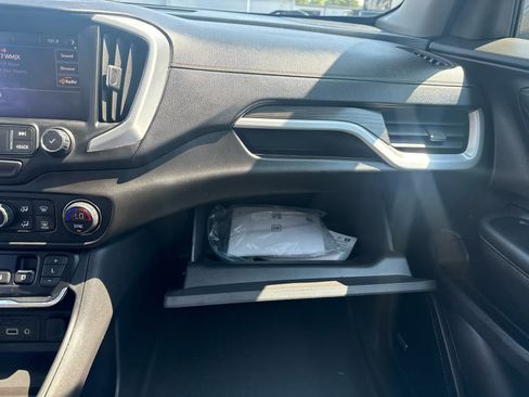 Used 2021 GMC Terrain SLT w/ Infotainment Package II AWD/4WD image 21