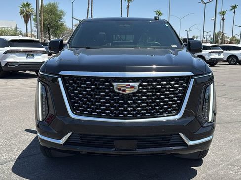 Used 2025 Cadillac Escalade ESV Premium Luxury w/ LPO, Floor Liner Package AWD/4WD image 3