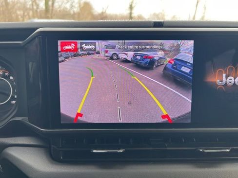 Used 2025 Jeep Wrangler Unlimited Rubicon w/ XTREMEE 35" Tire Package image 15