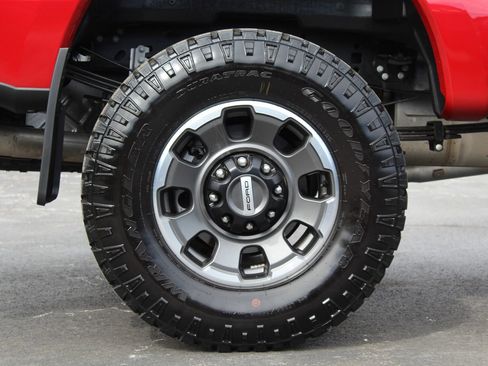 Used 2024 Ford F250 Lariat w/ Tremor Off-Road Package image 25