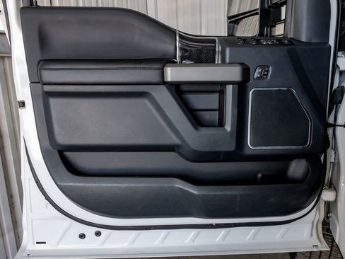 Used 2022 Ford F250 Platinum w/ FX4 Off-Road Package image 43