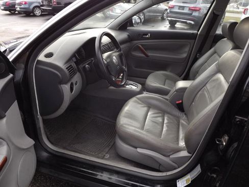 Used 2005 Volkswagen Passat GLS image 8