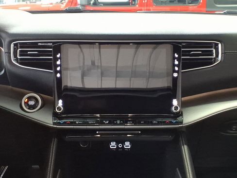 New 2026 Jeep Grand Wagoneer Limited image 10